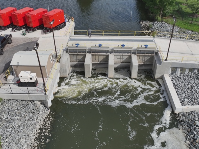 Windsor Woods tide gate with closed gates