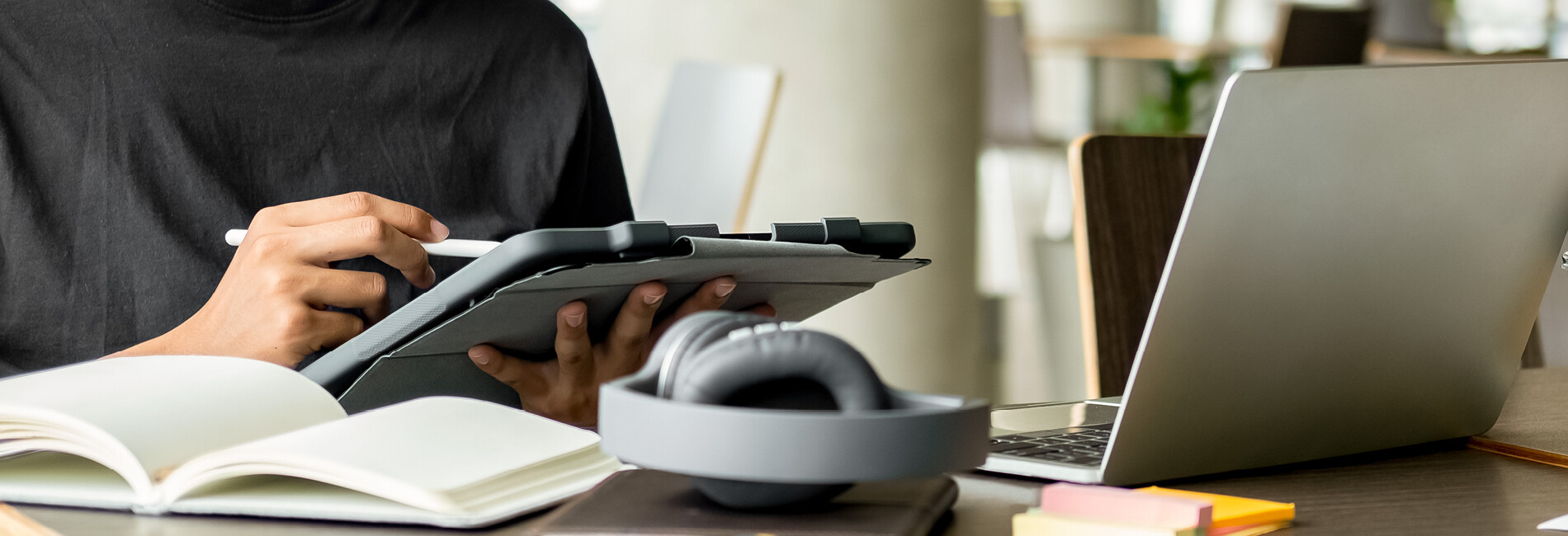 Grants header image 1900x650